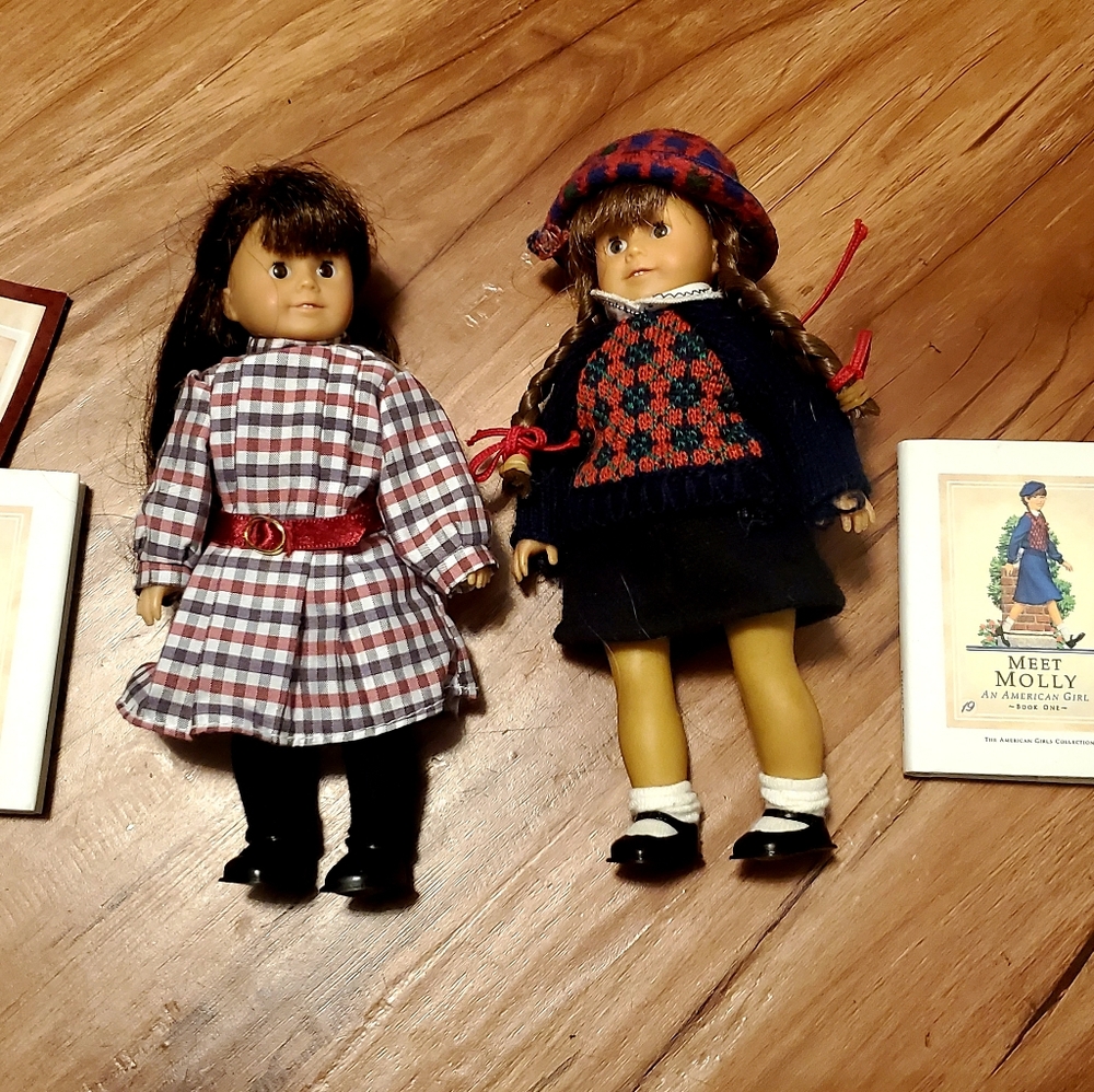 RETIRED 1996 2 Mini American Girl Historical Dolls & Books 6.5" Molly & Samantha